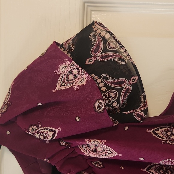 Apt.9 Women's Burgandy and Black Paisley Print Flutter Sleeve Top Size S - Picture 6 of 10